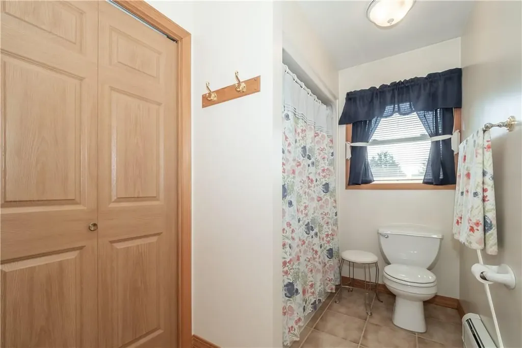 588 Quaker Lane Hyde Park NY 12538