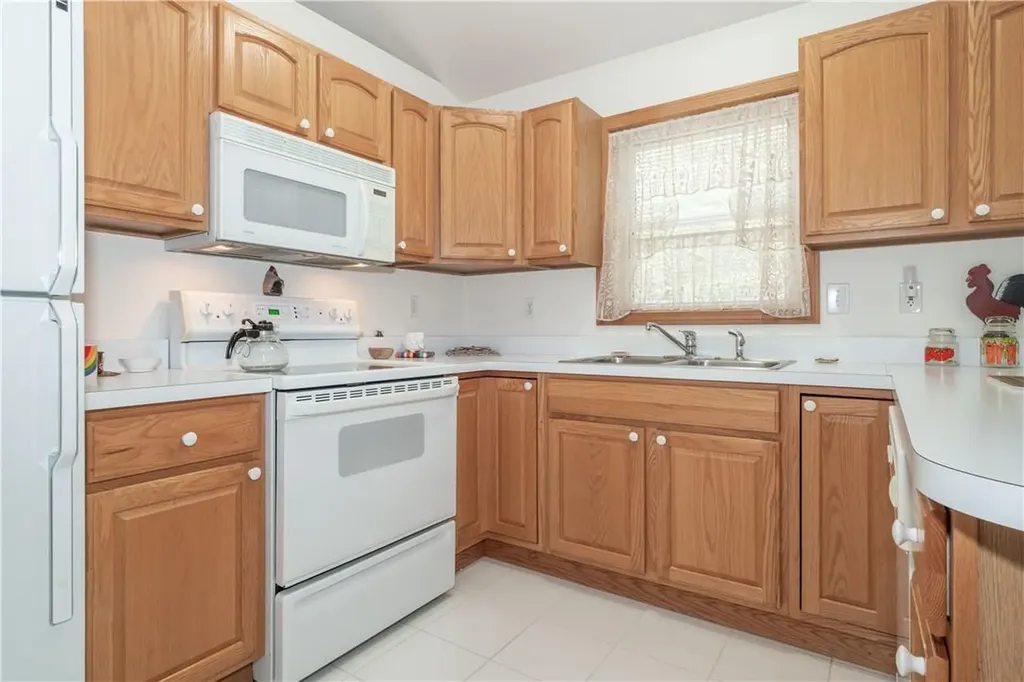 588 Quaker Lane Hyde Park NY 12538