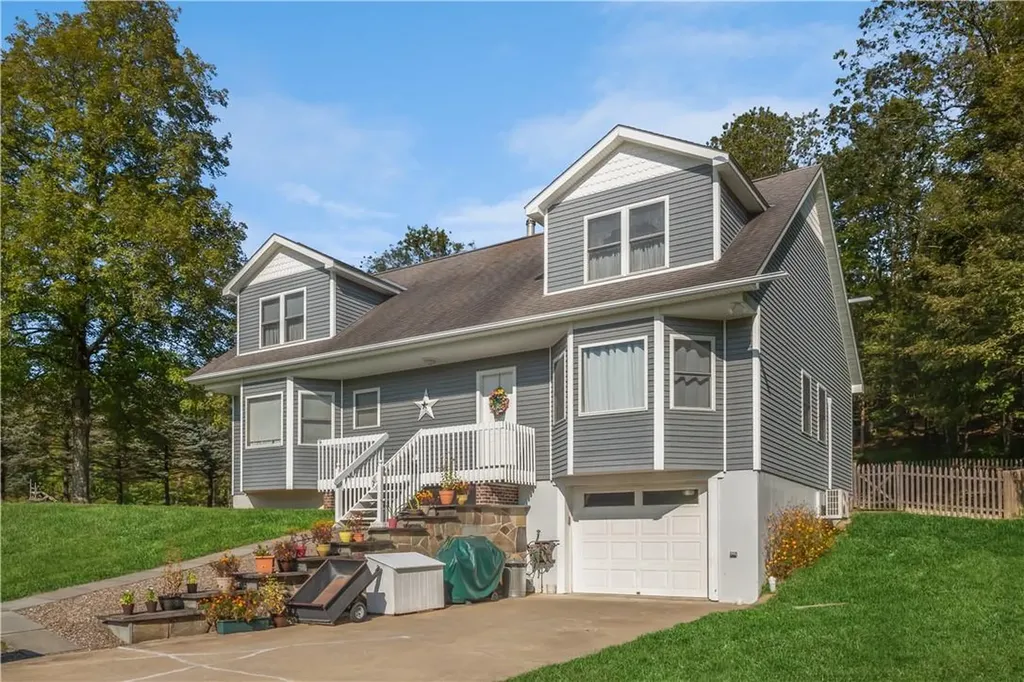 588 Quaker Lane Hyde Park NY 12538