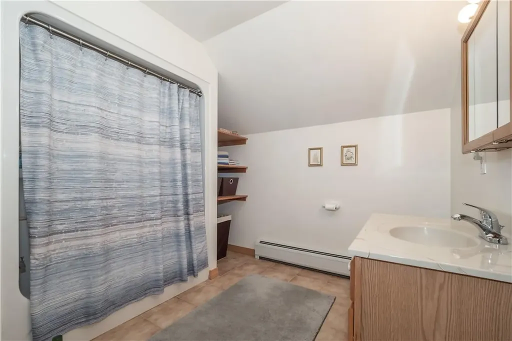 588 Quaker Lane Hyde Park NY 12538