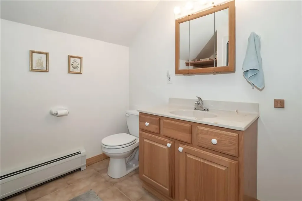 588 Quaker Lane Hyde Park NY 12538
