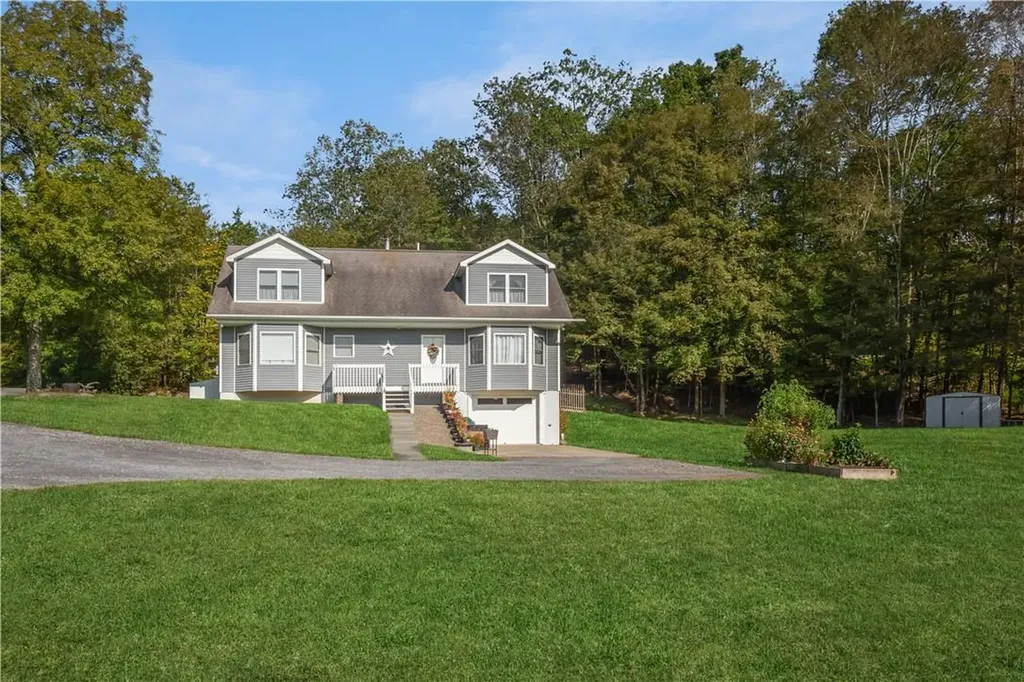 588 Quaker Lane Hyde Park NY 12538