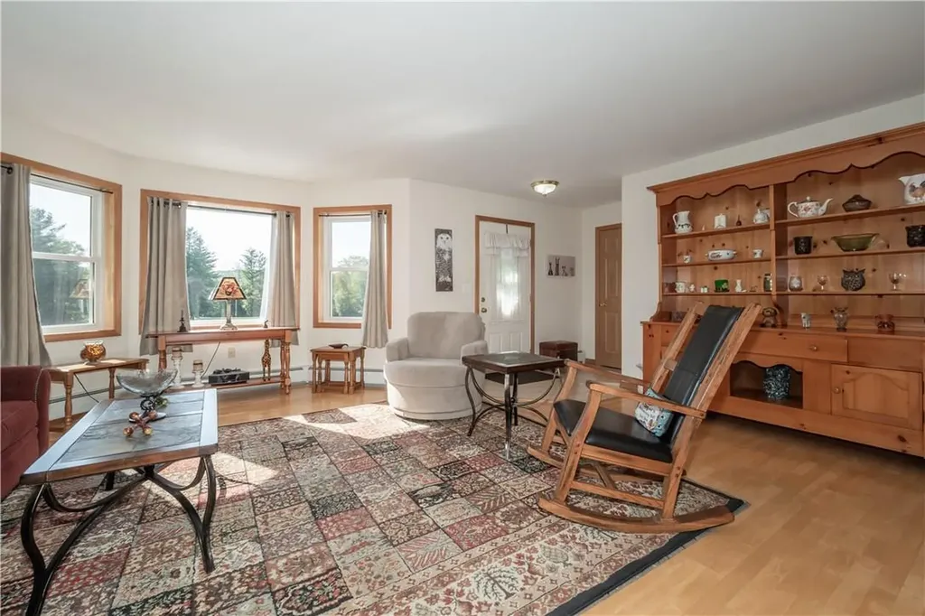 588 Quaker Lane Hyde Park NY 12538