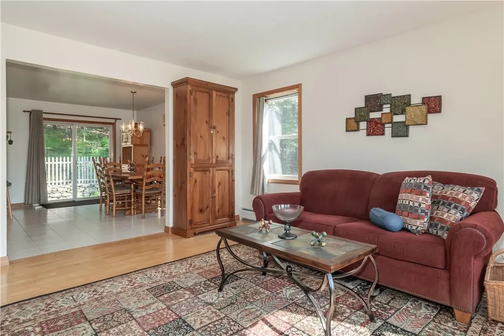 588 Quaker Lane Hyde Park NY 12538