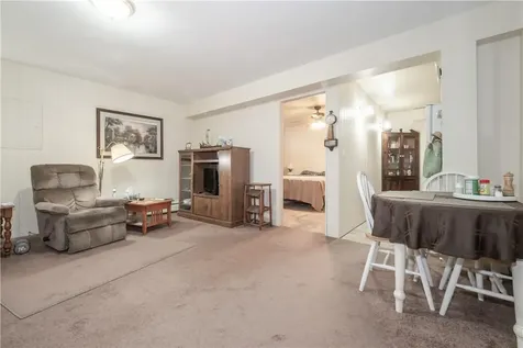 588 Quaker Lane Hyde Park NY 12538