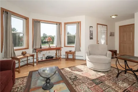 588 Quaker Lane Hyde Park NY 12538