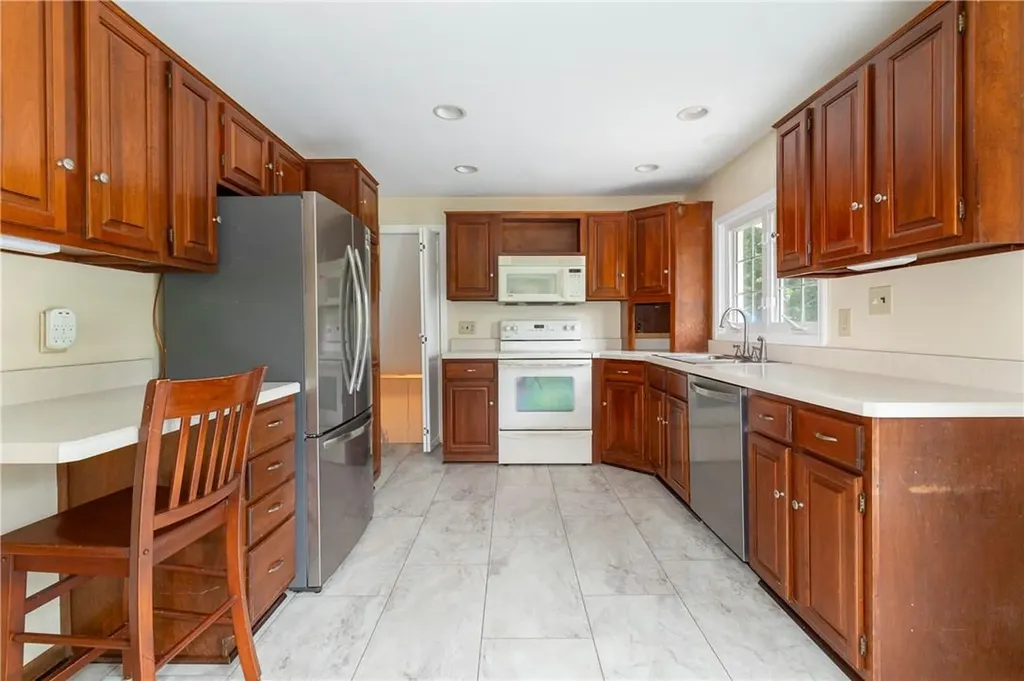 8 Morehouse Road Poughkeepsie NY 12603