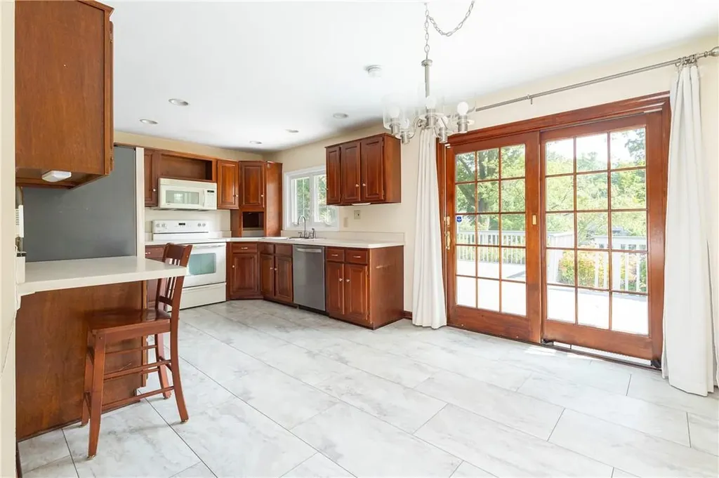 8 Morehouse Road Poughkeepsie NY 12603