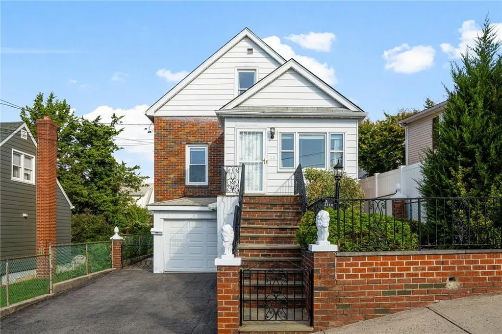 23 Catskill Avenue Yonkers NY 10704