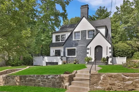 17 Lakeside Drive New Rochelle NY 10801