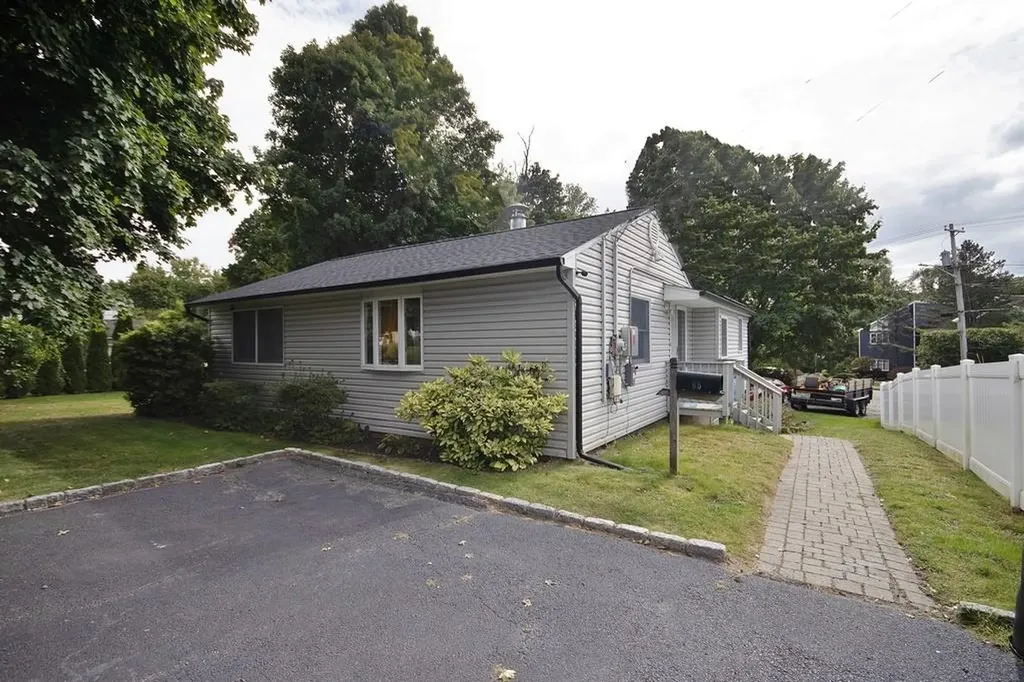 65 Blauvelt Road Nanuet NY 10954