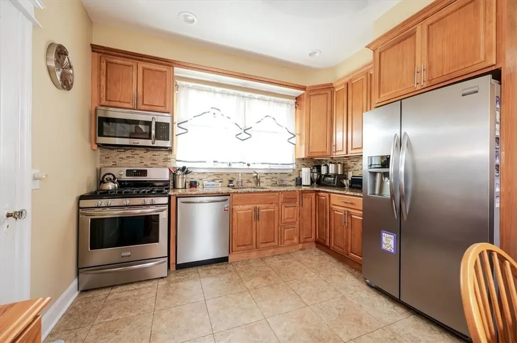 750 Edison Avenue Bronx NY 10465
