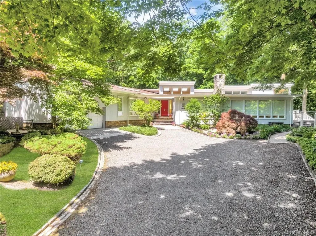 5 Deerfield Lane Mamaroneck NY 10543