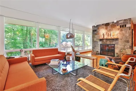 5 Deerfield Lane Mamaroneck NY 10543
