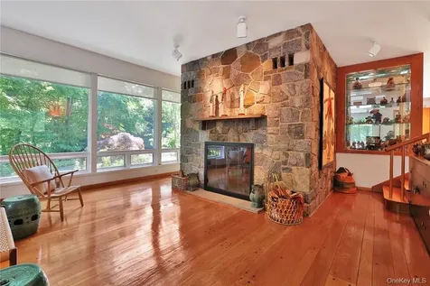 5 Deerfield Lane Mamaroneck NY 10543