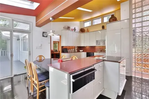 5 Deerfield Lane Mamaroneck NY 10543