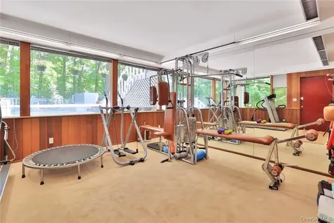 5 Deerfield Lane Mamaroneck NY 10543