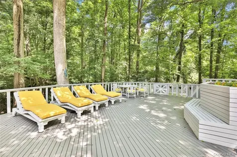 5 Deerfield Lane Mamaroneck NY 10543