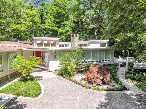 5 Deerfield Lane Mamaroneck NY 10543