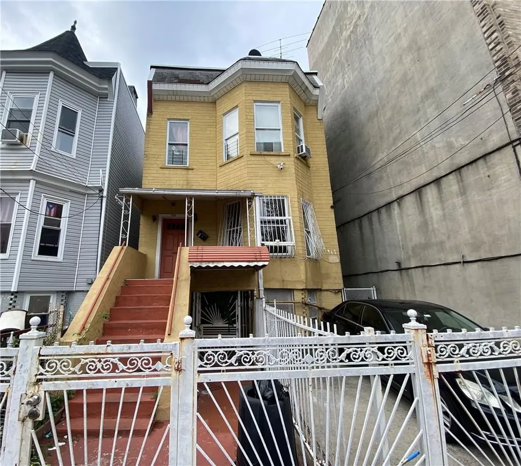 798 Elsmere Place Bronx NY 10460