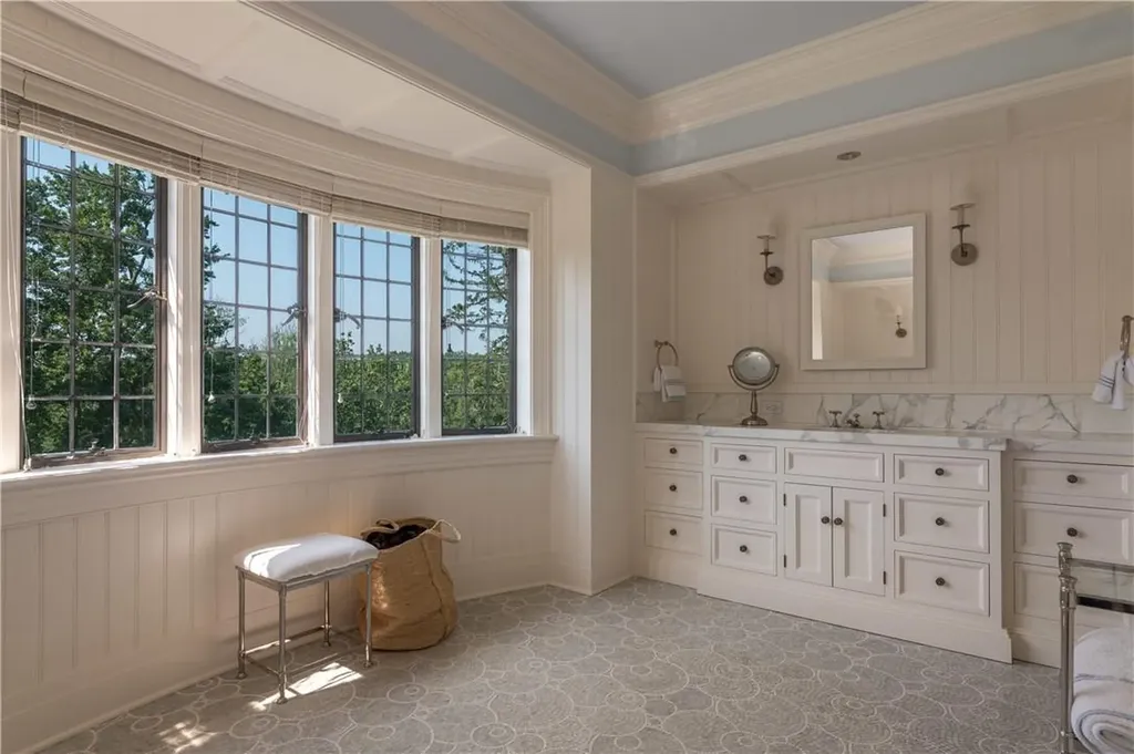 53 Park Drive S Rye NY 10580