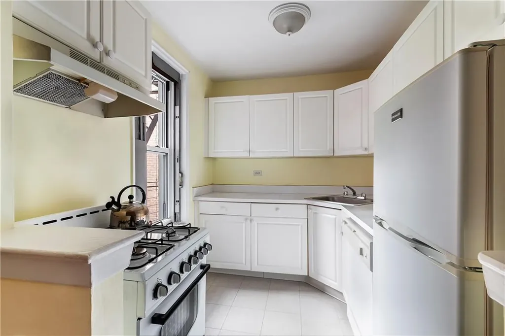 525 W 236th Street Bronx NY 10463