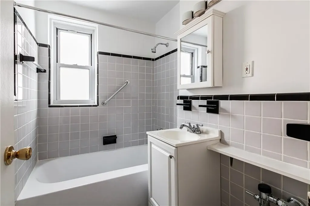 525 W 236th Street Bronx NY 10463