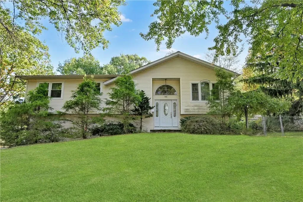 62 Tennyson Drive Nanuet NY 10954
