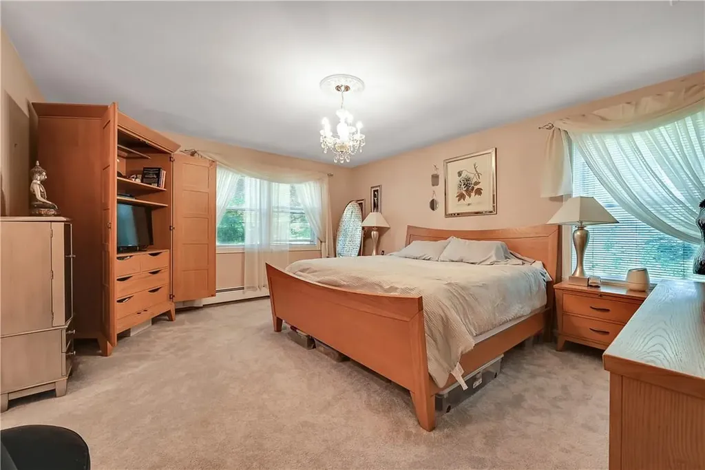 62 Tennyson Drive Nanuet NY 10954