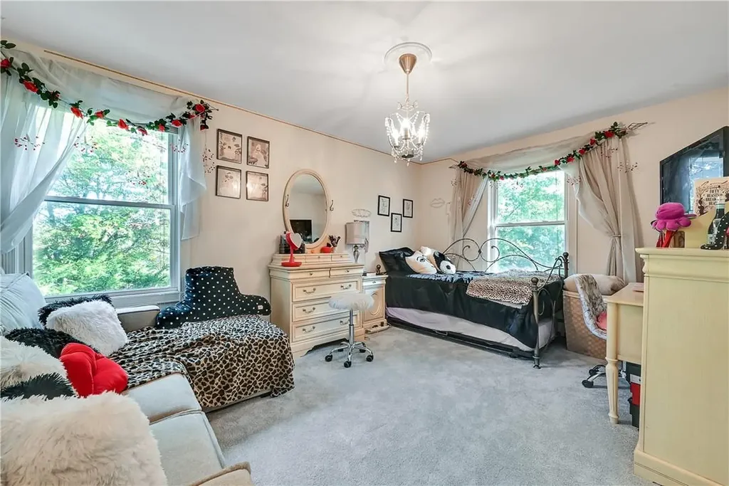 62 Tennyson Drive Nanuet NY 10954