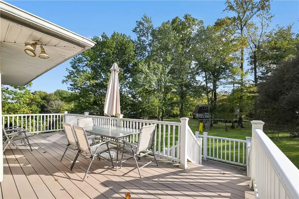 62 Tennyson Drive Nanuet NY 10954