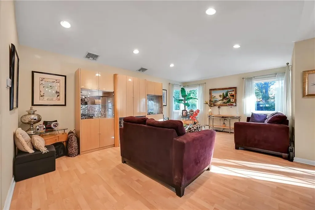62 Tennyson Drive Nanuet NY 10954