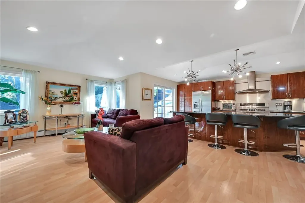 62 Tennyson Drive Nanuet NY 10954