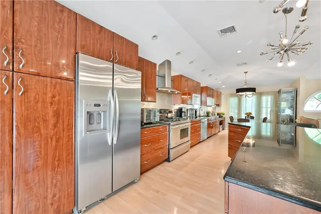 62 Tennyson Drive Nanuet NY 10954