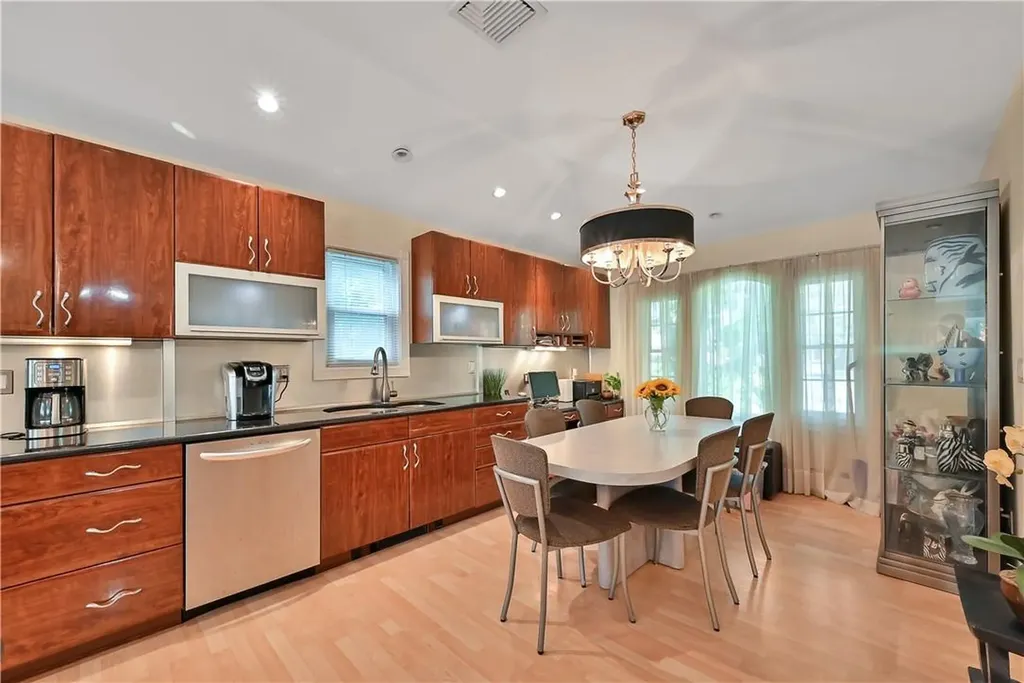 62 Tennyson Drive Nanuet NY 10954