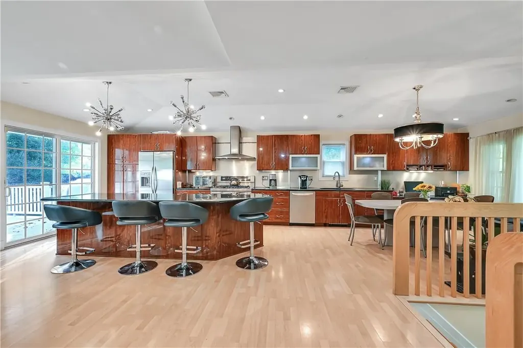 62 Tennyson Drive Nanuet NY 10954