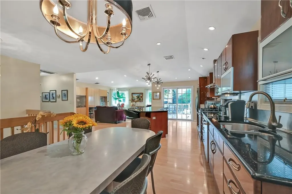 62 Tennyson Drive Nanuet NY 10954