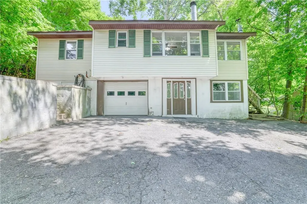 16 Sunrise Trail Monroe NY 10950