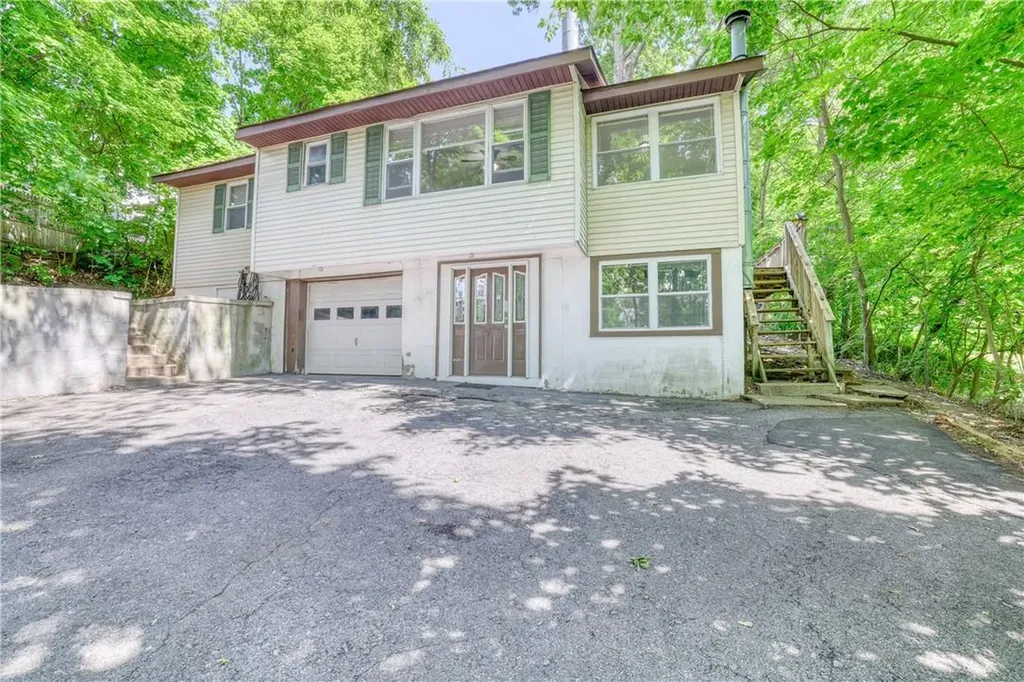 16 Sunrise Trail Monroe NY 10950