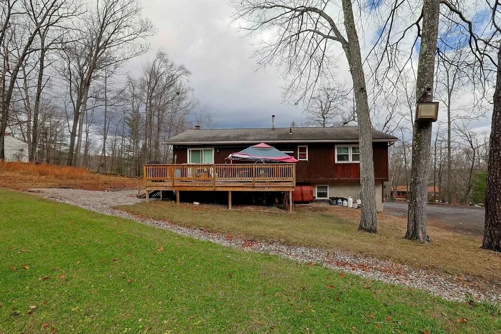 51 Patrick Drive Bloomingburg NY 12721