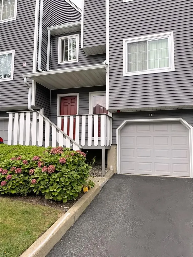 18 Eagle Ridge Way Nanuet NY 10954