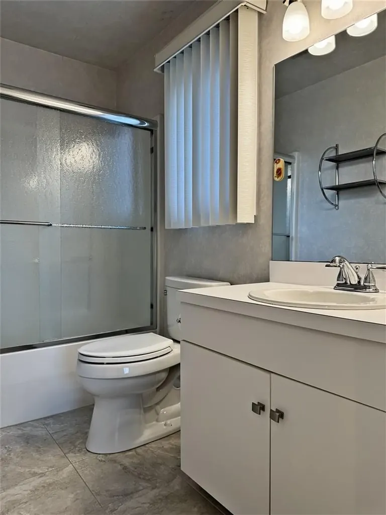 18 Eagle Ridge Way Nanuet NY 10954
