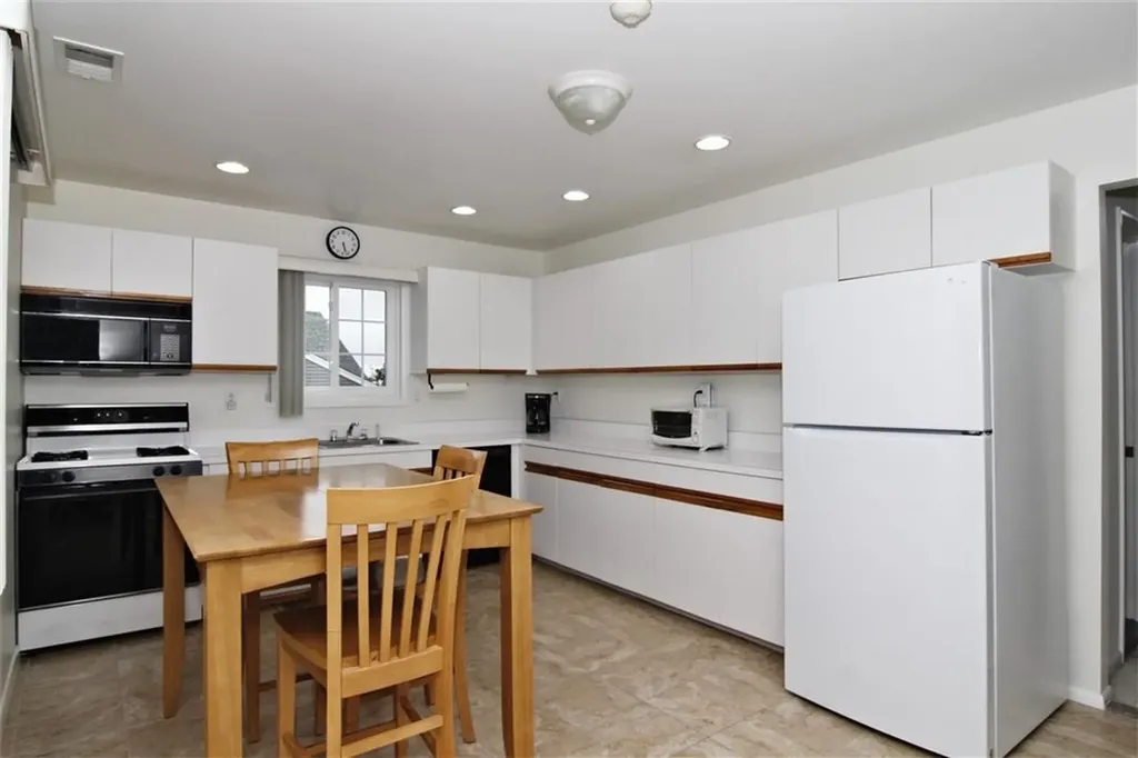 18 Eagle Ridge Way Nanuet NY 10954