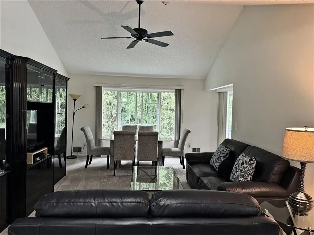 18 Eagle Ridge Way Nanuet NY 10954