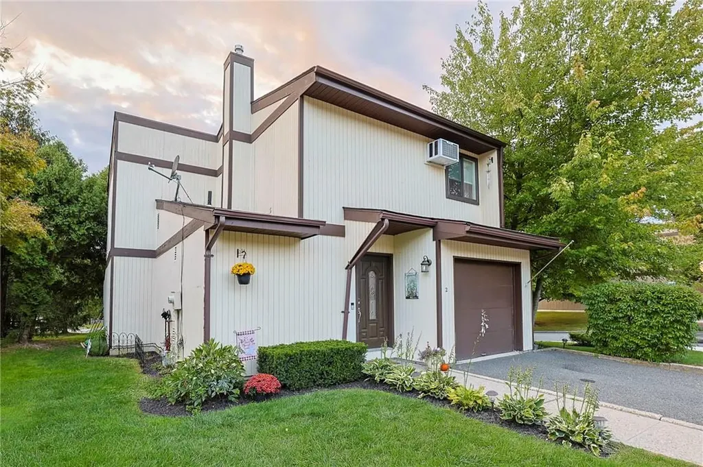 2 Charlotte Mews Middletown NY 10940