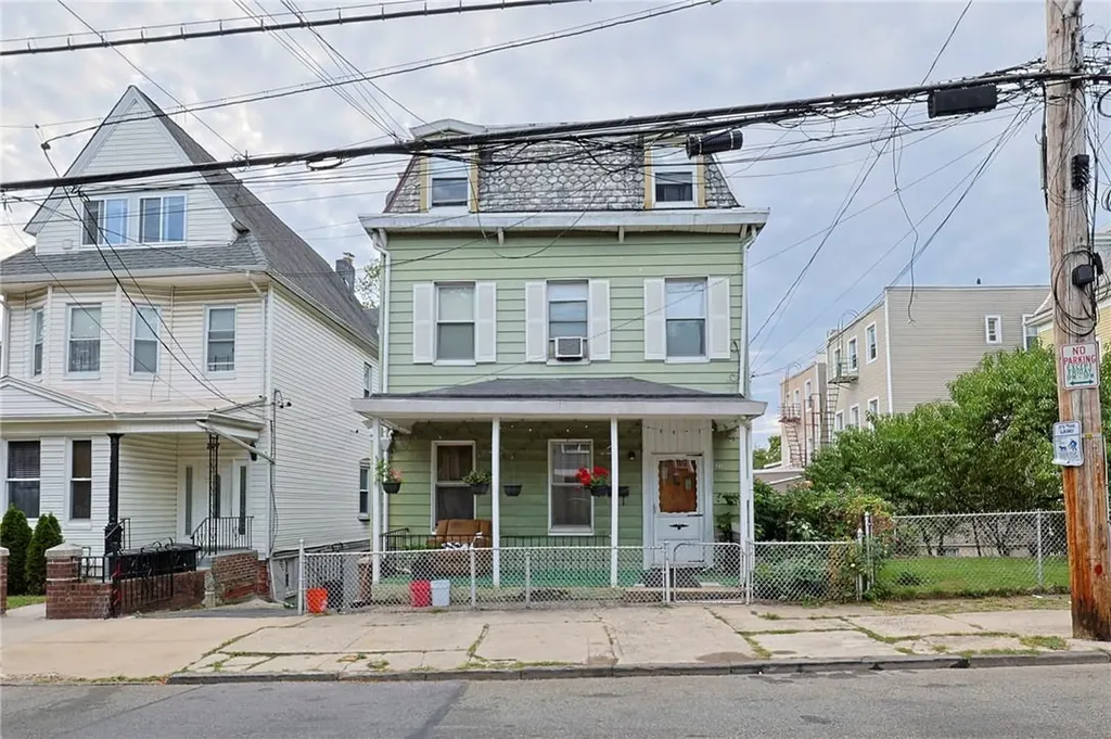 209 Woodworth Avenue Yonkers NY 10701