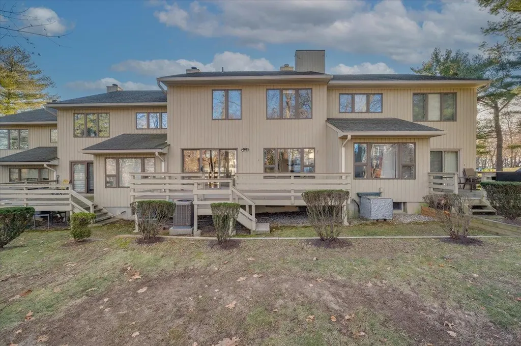 53 Tulip Tree Lane Mamaroneck NY 10543