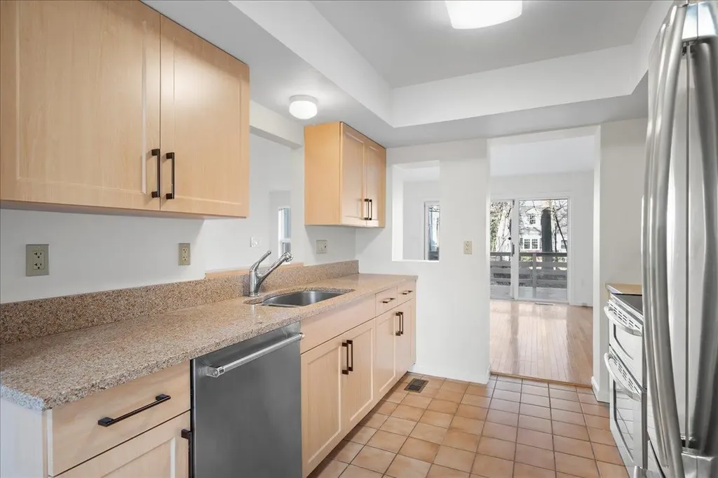 53 Tulip Tree Lane Mamaroneck NY 10543