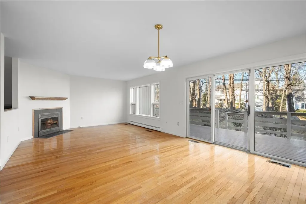 53 Tulip Tree Lane Mamaroneck NY 10543
