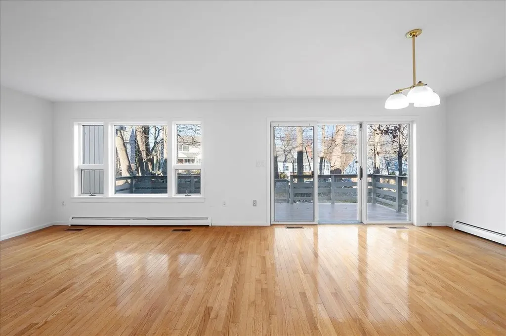 53 Tulip Tree Lane Mamaroneck NY 10543